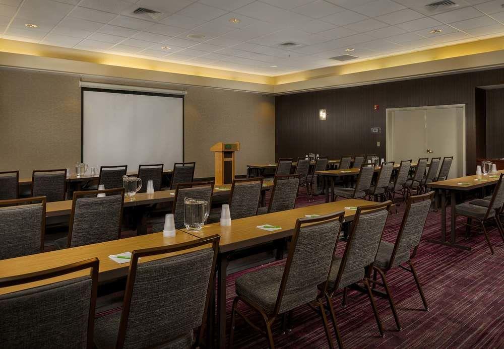 Courtyard By Marriott New Haven Orange Hotel Ngoại thất bức ảnh