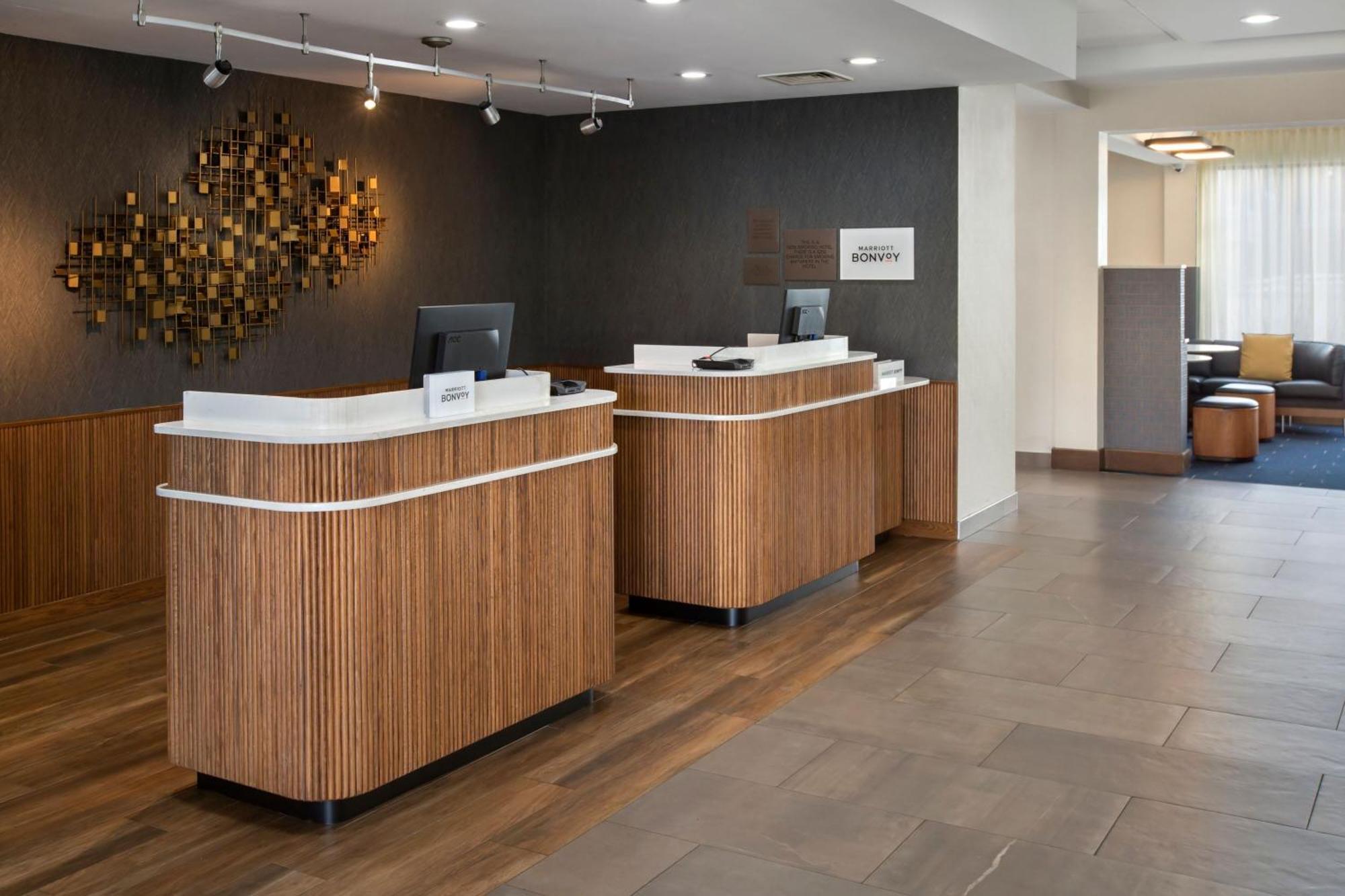 Courtyard By Marriott New Haven Orange Hotel Ngoại thất bức ảnh