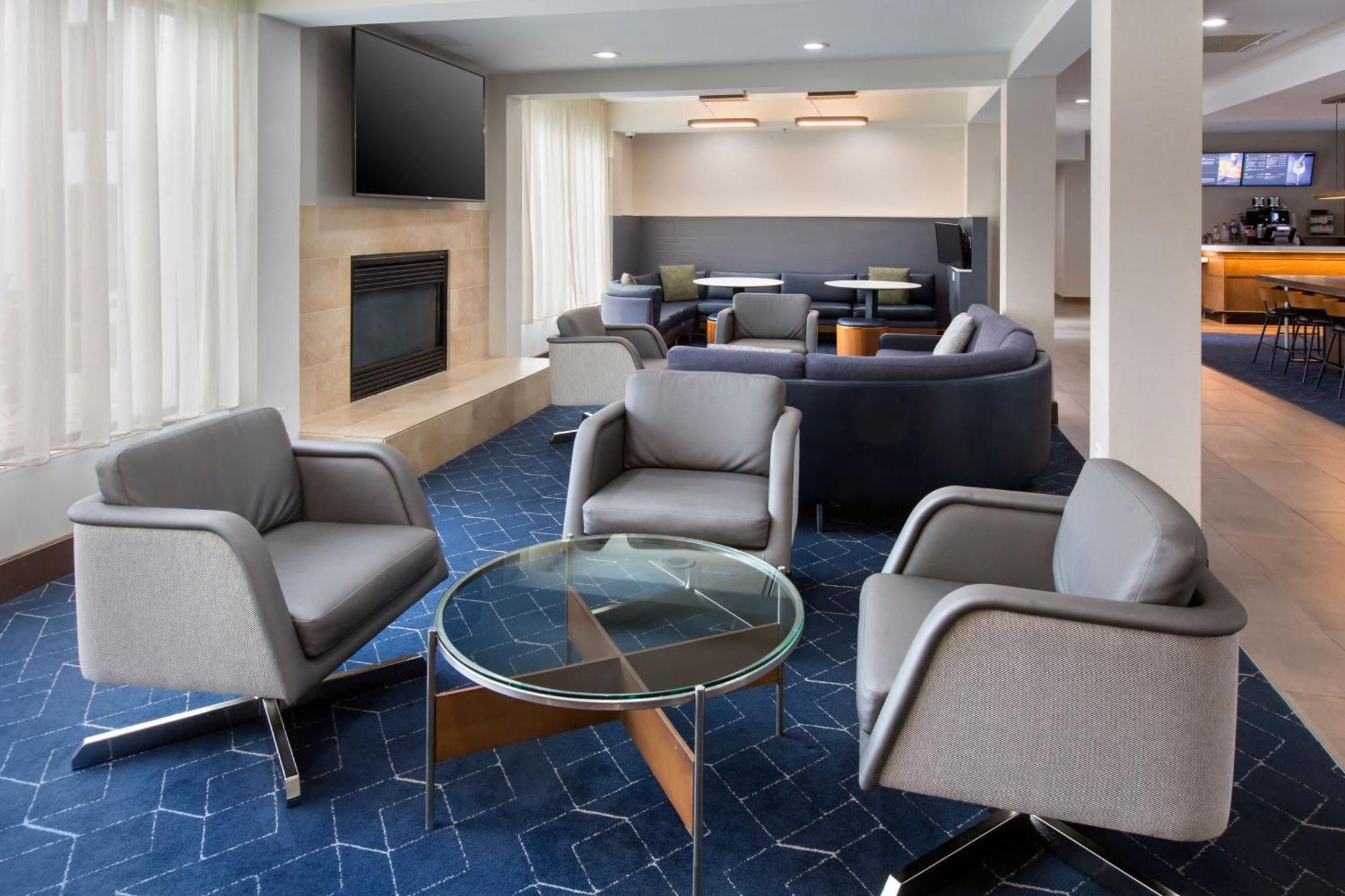 Courtyard By Marriott New Haven Orange Hotel Ngoại thất bức ảnh