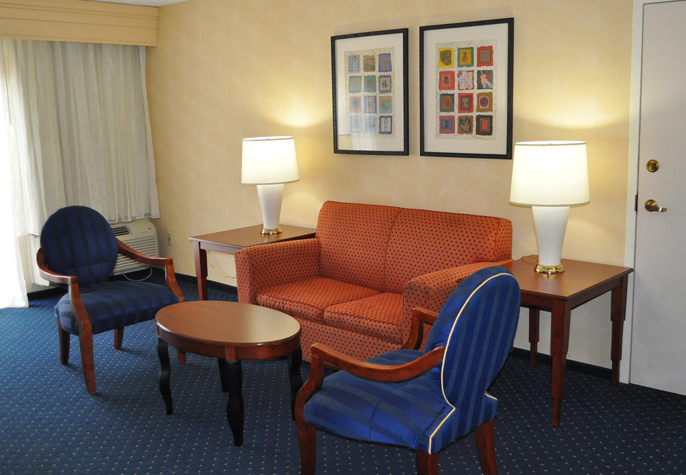 Courtyard By Marriott New Haven Orange Hotel Ngoại thất bức ảnh