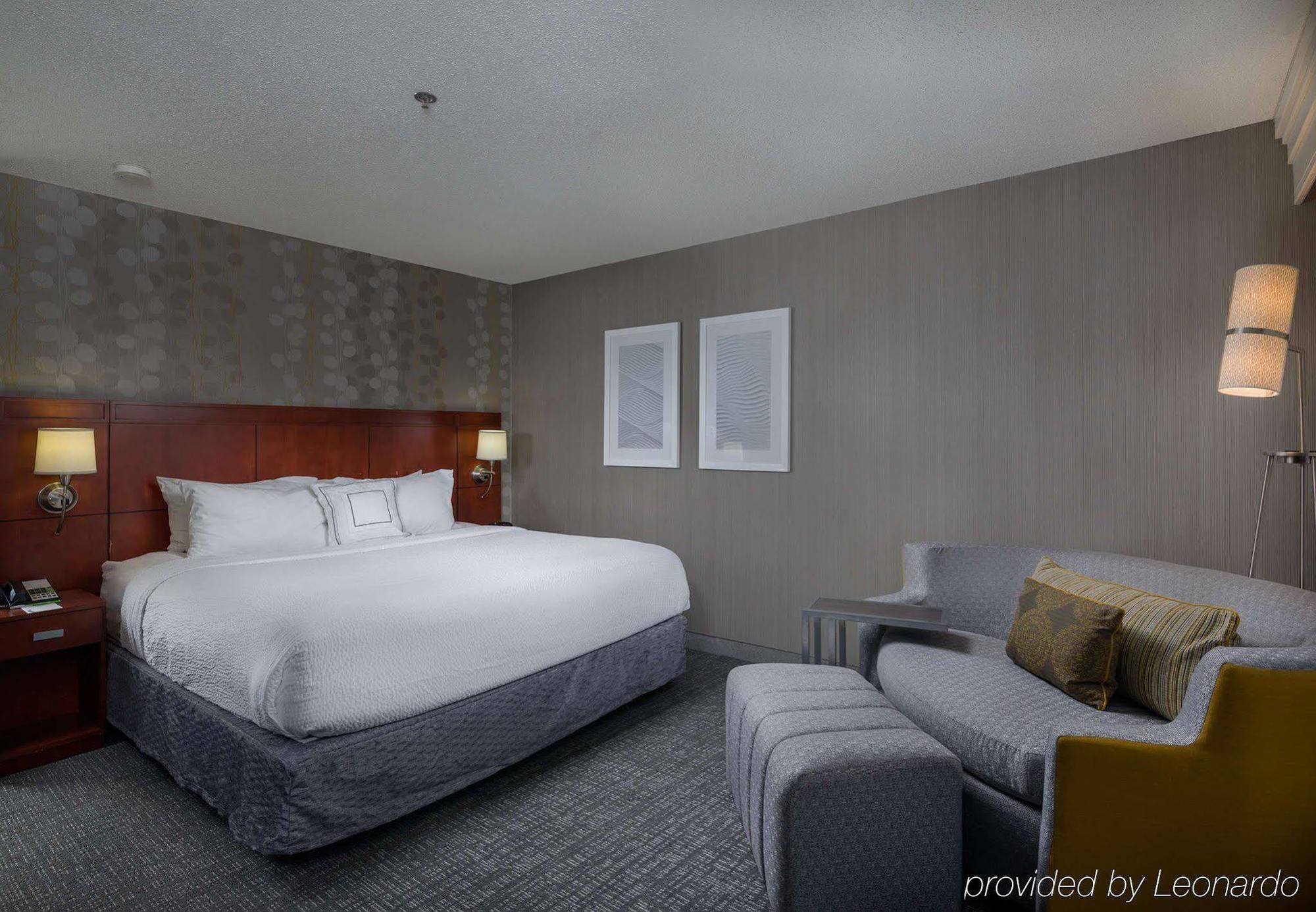Courtyard By Marriott New Haven Orange Hotel Ngoại thất bức ảnh